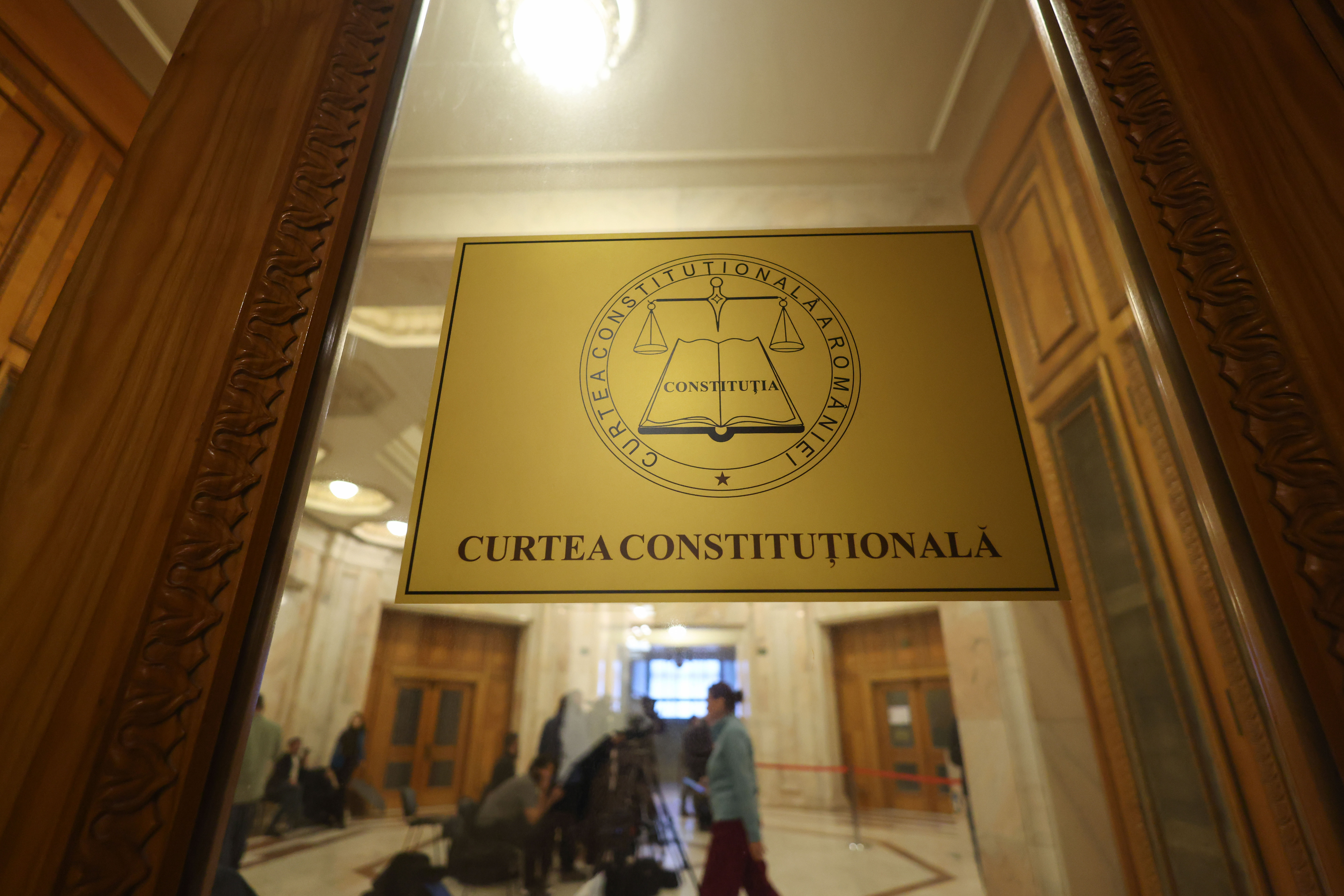 Cum răspunde Bolojan la întrebarea dacă ordonanțele adoptate marți ar putea pica la Curtea Constituţională