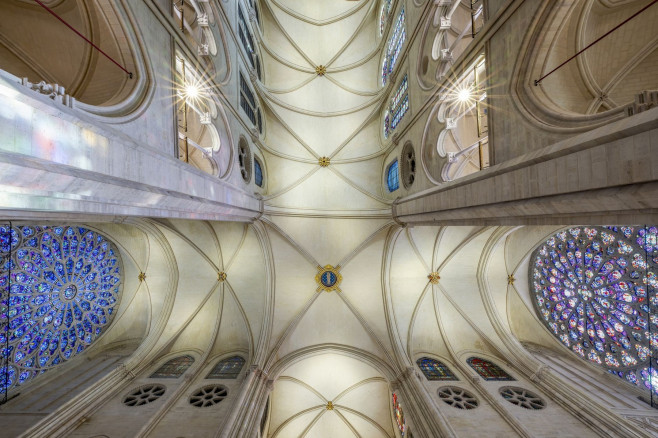 FRANCE PARIS NOTRE DAME CATHEDRAL INTERIOR VIEW