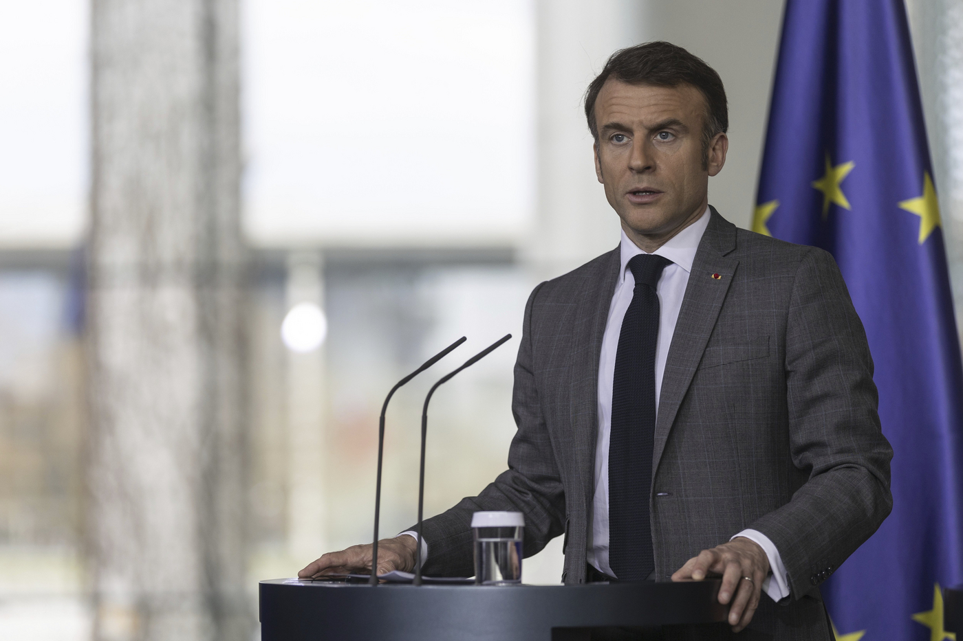 Macron vorbește despre alegerile din România, într-un interviu în care spune că Rusia e „o amenințare existențială pentru europeni”