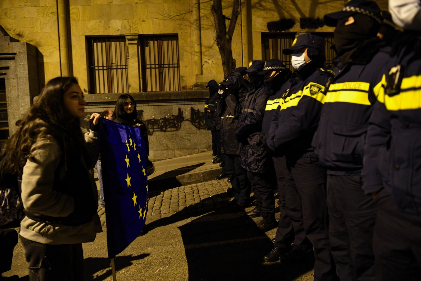 Tribunale din Georgia au ordonat arestarea a doi lideri din opoziție. Proteste anti-guvern erau programate vineri