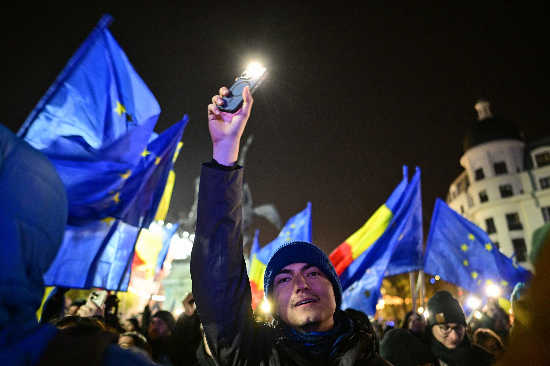 Apelul Fundaţiei Doina Cornea către partidele pro-europene: „Cerem să vă uniţi! Participaţi la alegeri ca alianţă, cu un candidat unic”