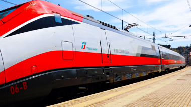 Pescara,,Italy,,April,18,,2022:,High-speed,Italian,Train,Frecciarossa