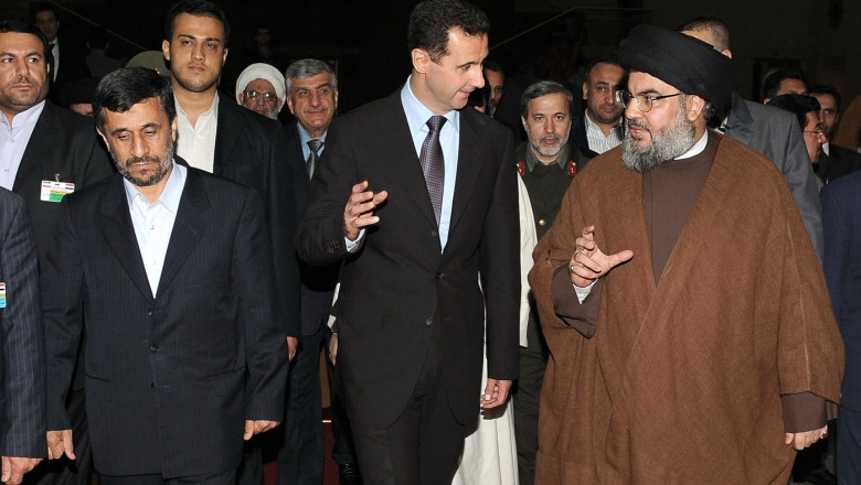 Bashar al-Assad cu președintele Iranului Ahmadinejad și liderul Hezbollah Nasrallah