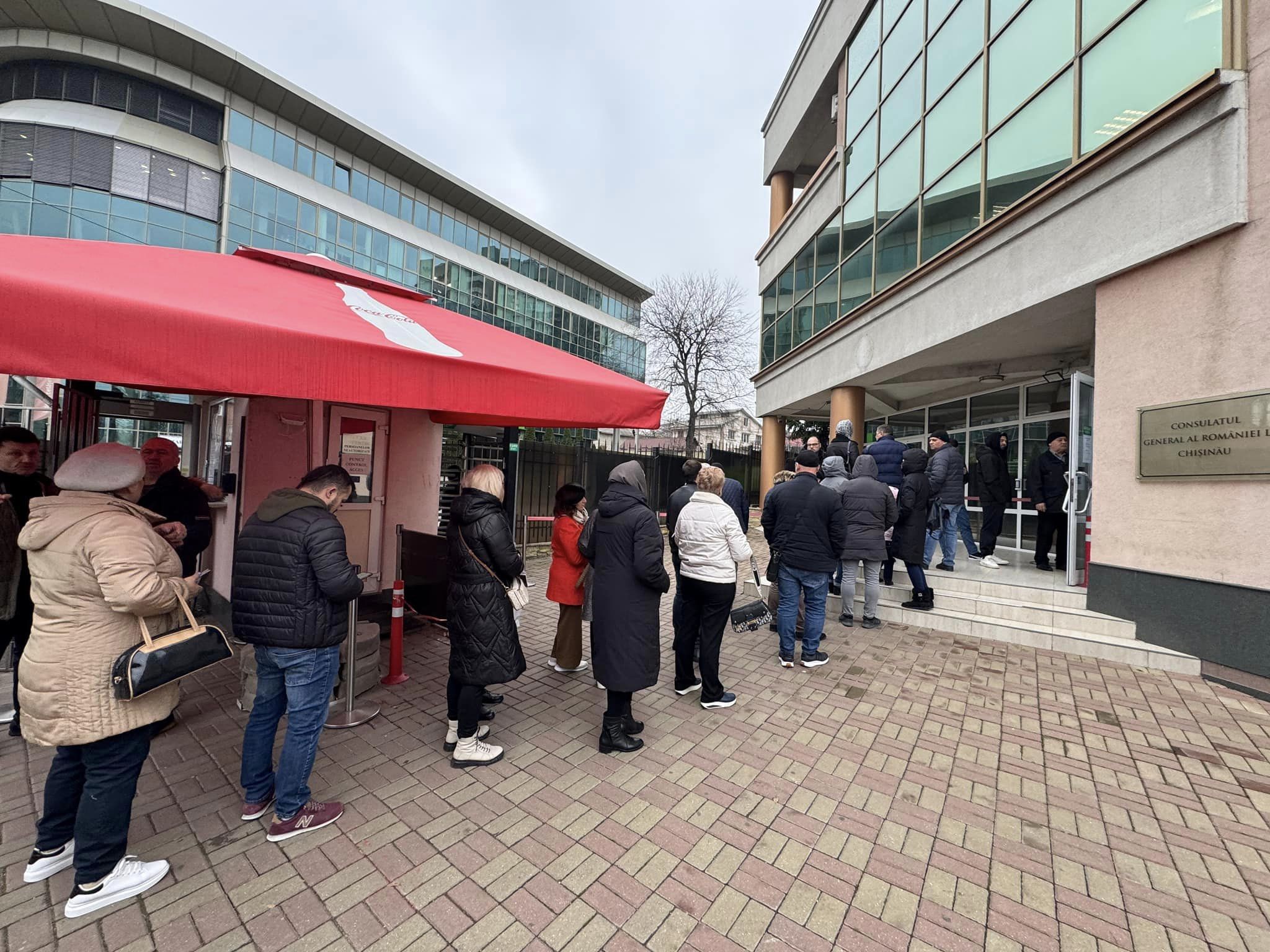 „România ne-a ajutat pe noi, acum o ajutăm și noi pe ea. România se află în pericol”. Mobilizarea votanților din Republica Moldova
