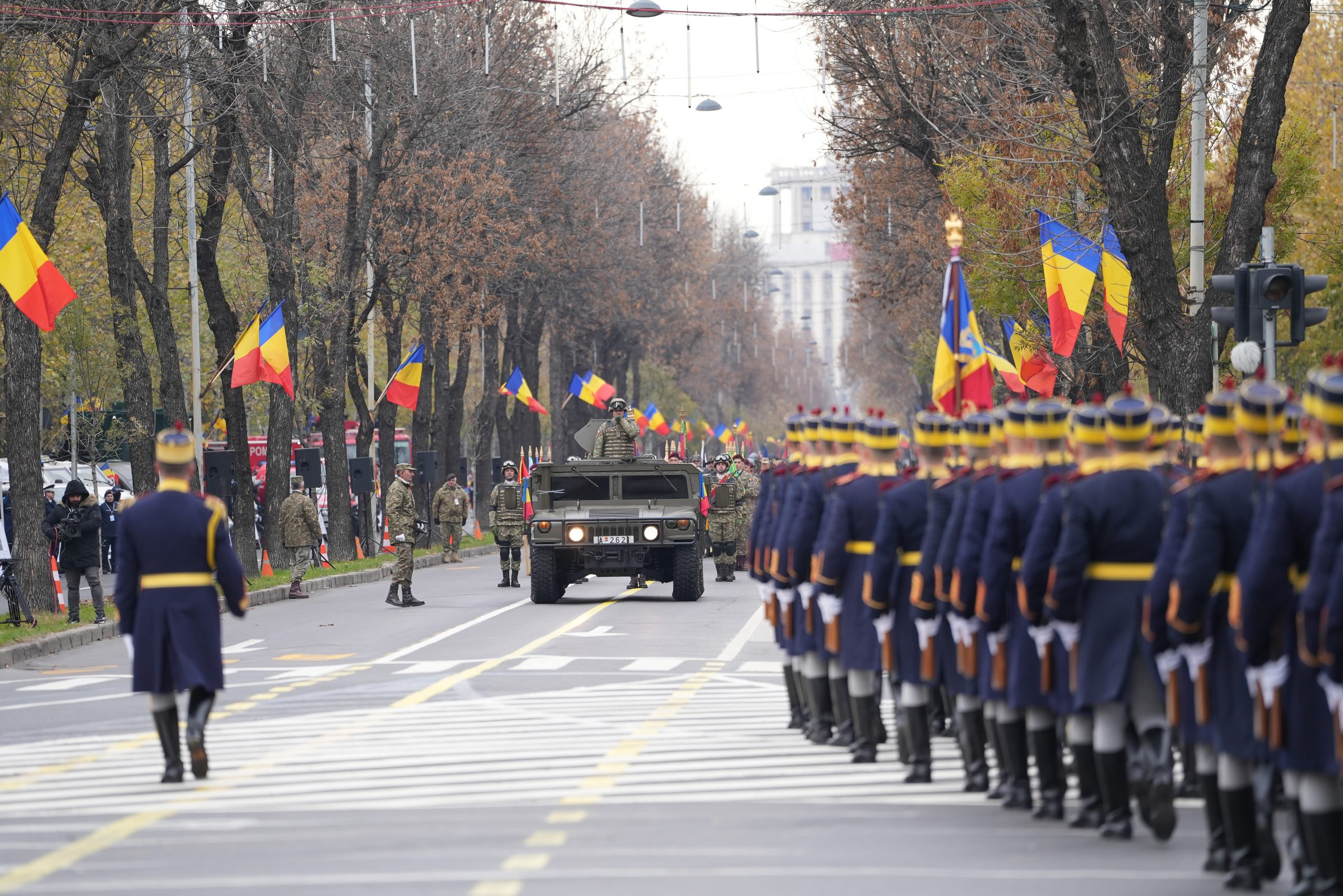 Parada militară de 1 decembrie. Ce militari, aeronave și tehnică militară participă la defilarea pe sub Arcul de Triumf