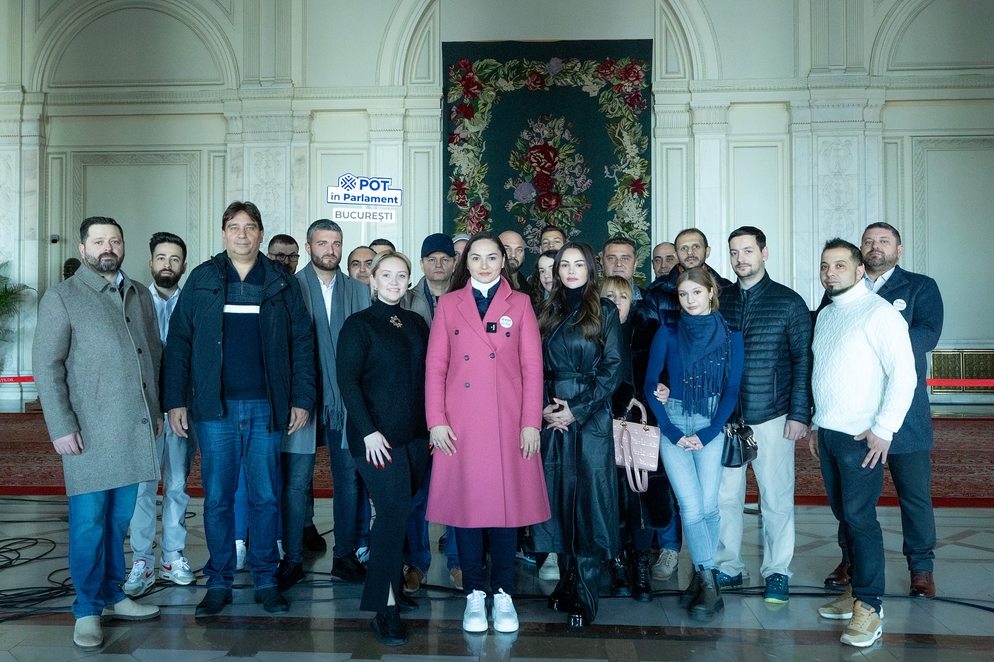 Mai mulți senatori și deputați intrați pe listele POT în Parlament anunță că nu vor vota moțiunea PSD-AUR