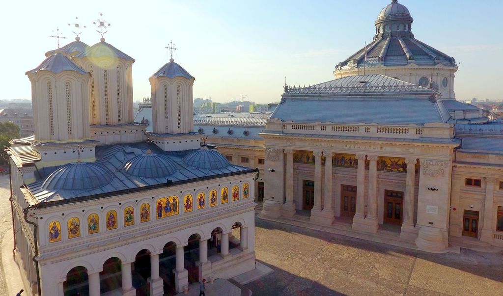 Preotul care a participat la comemorarea lui Zelea Codreanu alături de Șoșoacă este cercetat disciplinar. Reacția Patriarhiei