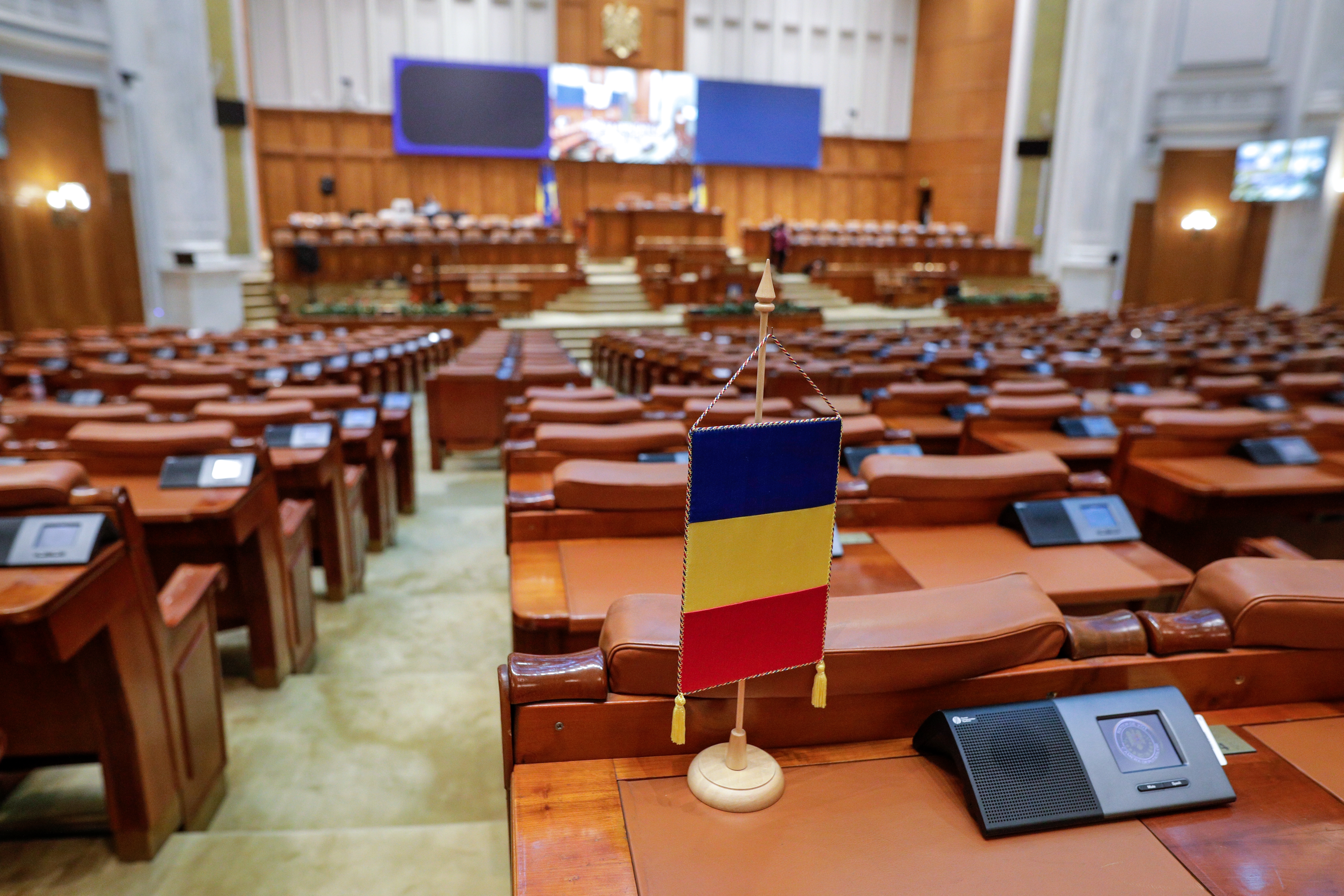 Președintele Senatului în România. Cum este ales și ce atribuții are al doilea om în stat