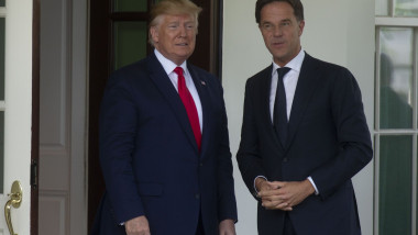 Actualul secretar general al NATO Mark Rutte și președintele ales al SUA, Donald Trump, imagine de arhivă din 2019.