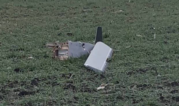 Alertă în Republica Moldova: Au fost găsite resturi de dronă pe un câmp din centrul țării