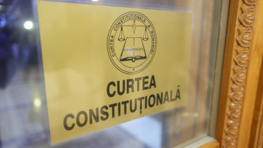 Curtea constitutionala sugla pe geam