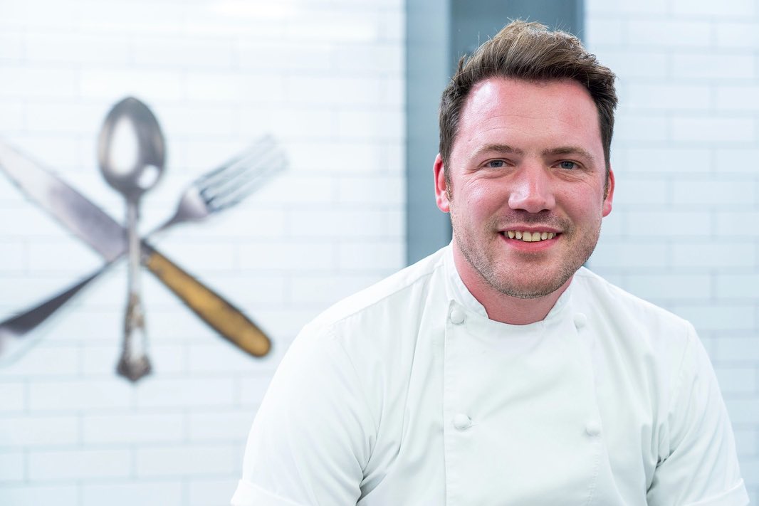 O furgonetă cu 2.500 de plăcinte a fost furată de la un bucătar cu stea Michelin. Valoarea furtului