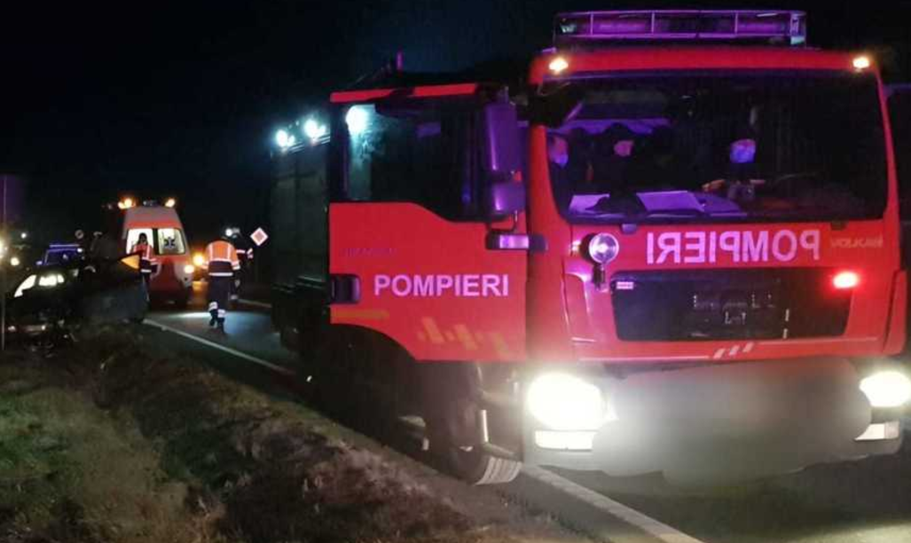 Doi tineri au murit în urma unui accident grav pe DE581, la ieșirea din Huși. Traficul în zonă este blocat