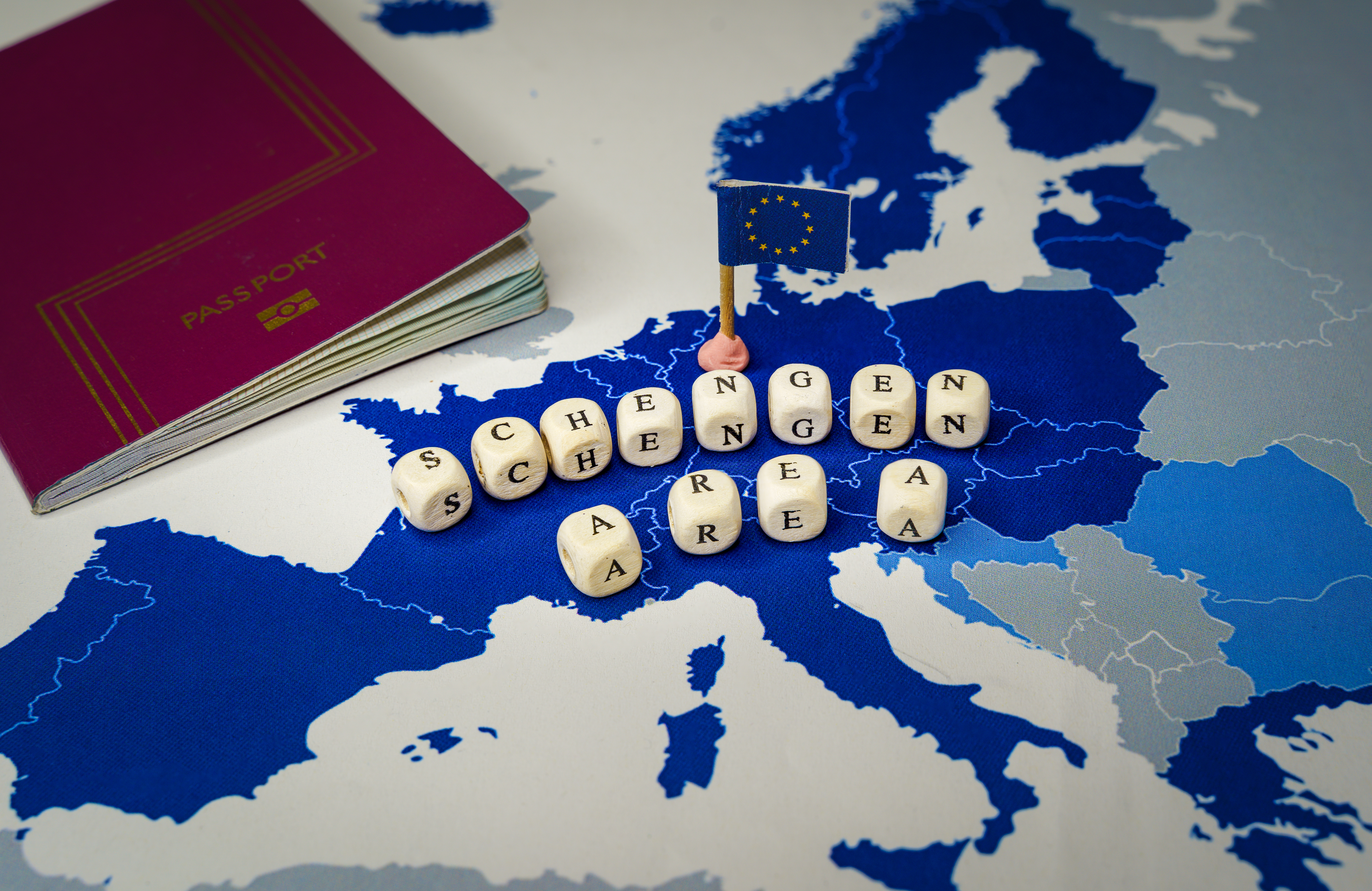 Spațiul Schengen se extinde, dar controalele la granițele interne ale UE continuă. Care sunt cauzele