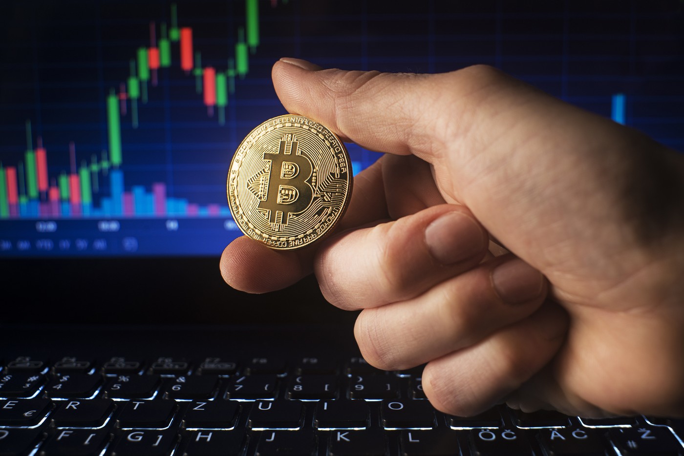 Bitcoin a atins un nou record. Cea mai populara criptomoneda din lume a crescut cu peste 50% de la victoria lui Trump