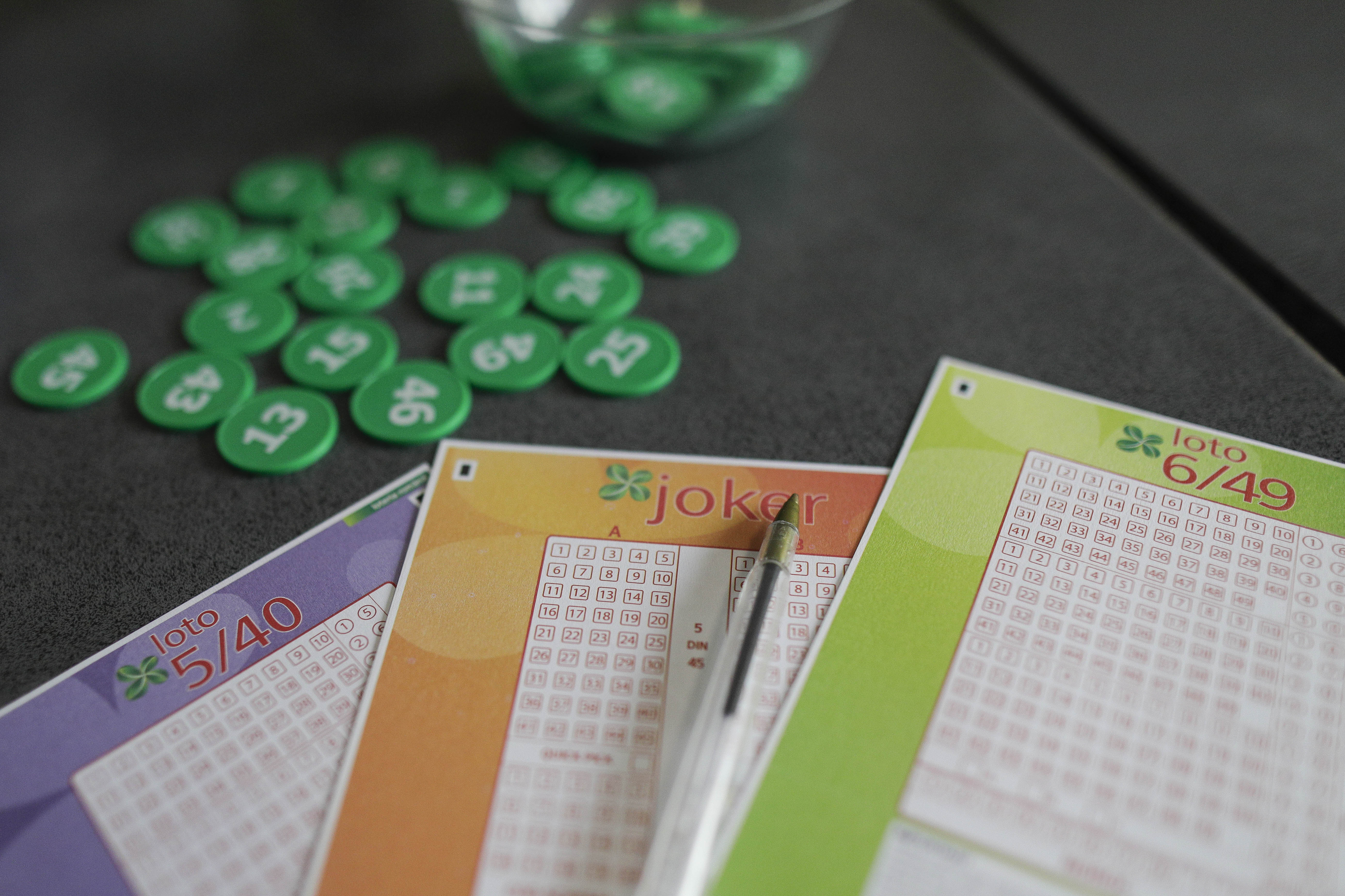 Pensionară din București câștigă Loto 6/49 de Crăciun | sursa foto: Digi24