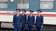 tren nord coreea - rusia, cu 4 controlori pe peron