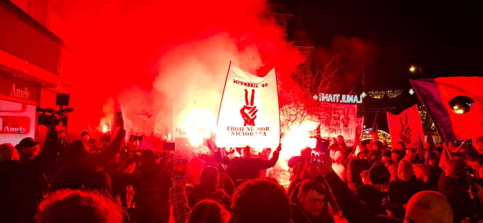 Marș al suporterilor, la Timișoara, la 35 de ani de la Revoluție: „Libertate”, „Jos comuniştii”, „Păcat, păcat, de sângele vărsat”