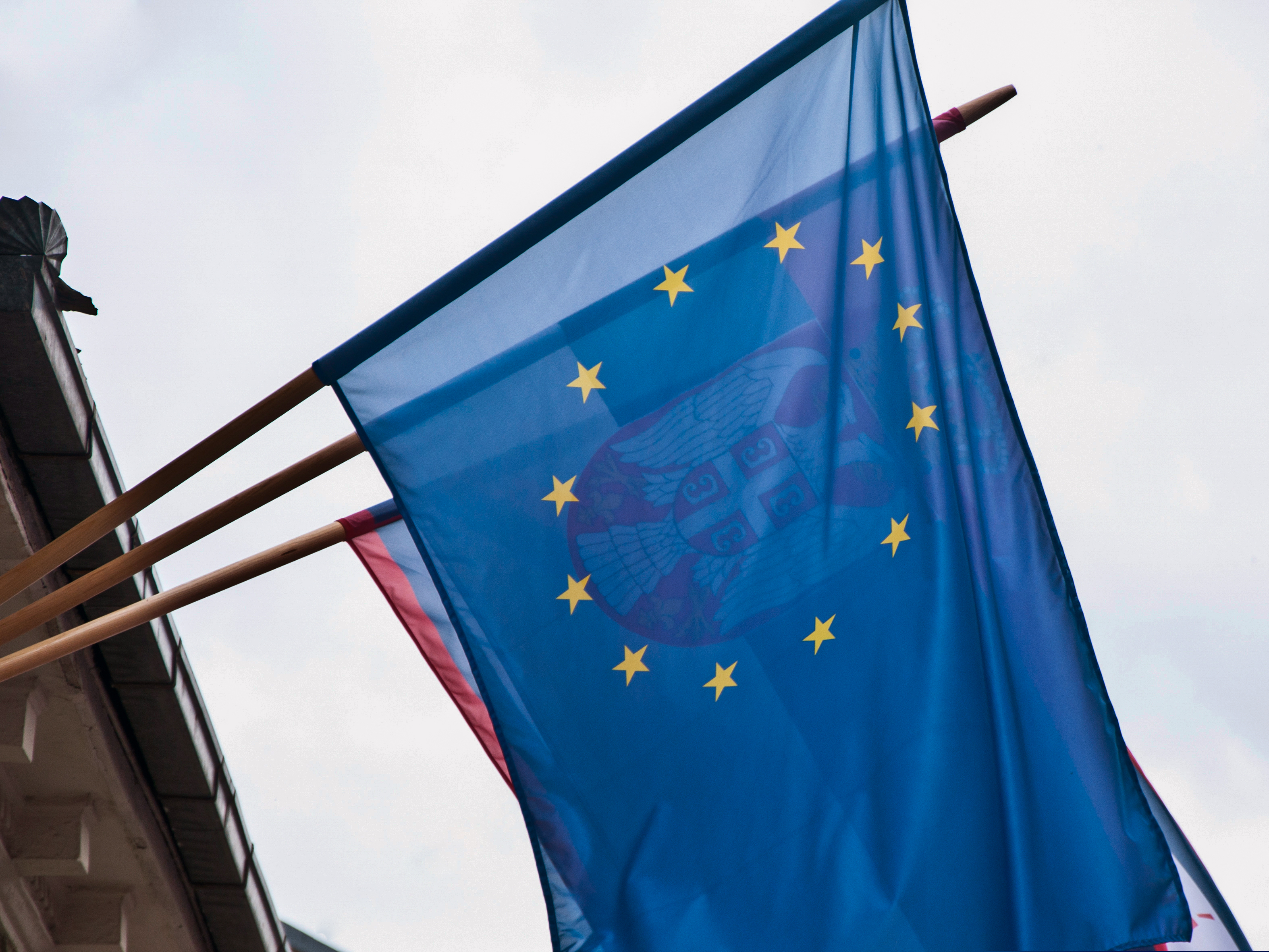 Olanda va bloca parcursul Serbiei pentru aderarea la Uniunea Europeană