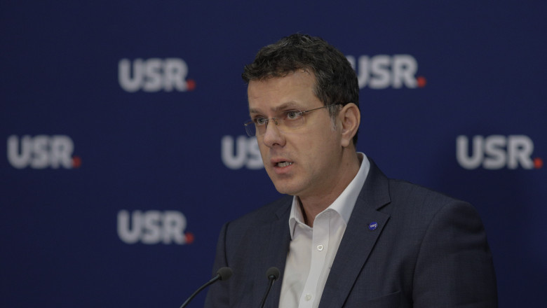 Moşteanu: USR nu va semna nicio moțiune cu izolaţioniştii. Nu mai putem continua cu Ciolacu, însă înţelegem perioada prin care trecem