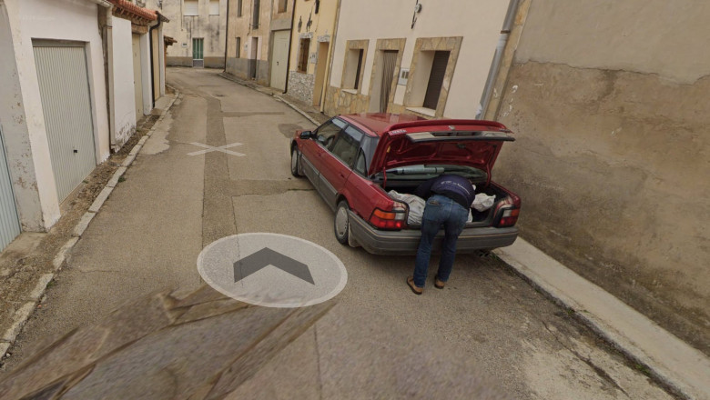 Masina din Spania surprinsa de Google Maps