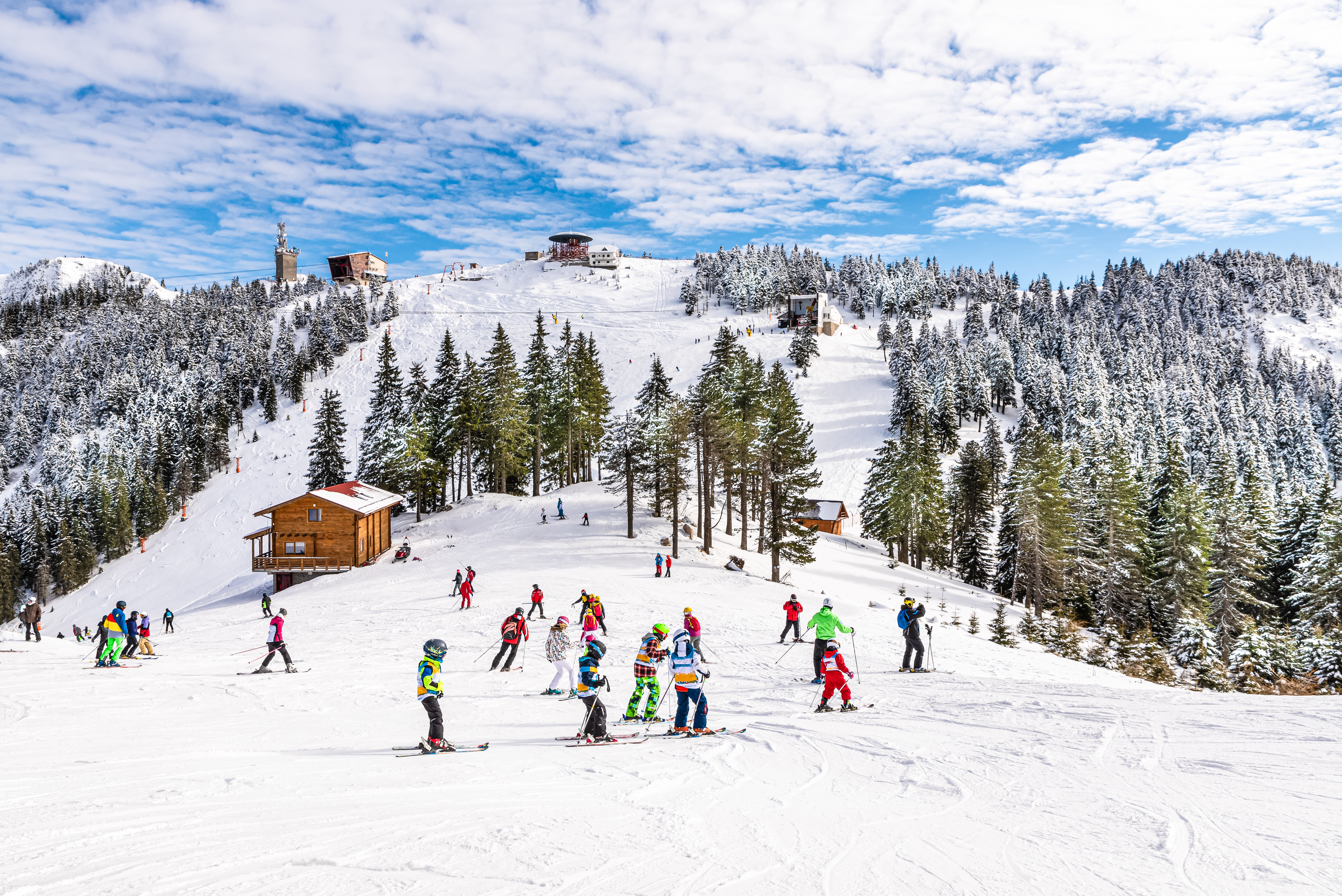 Pârtii de schi în stațiunile montane din România. Locuri unde poți practica sporturi de iarnă în vacanța de Crăciun