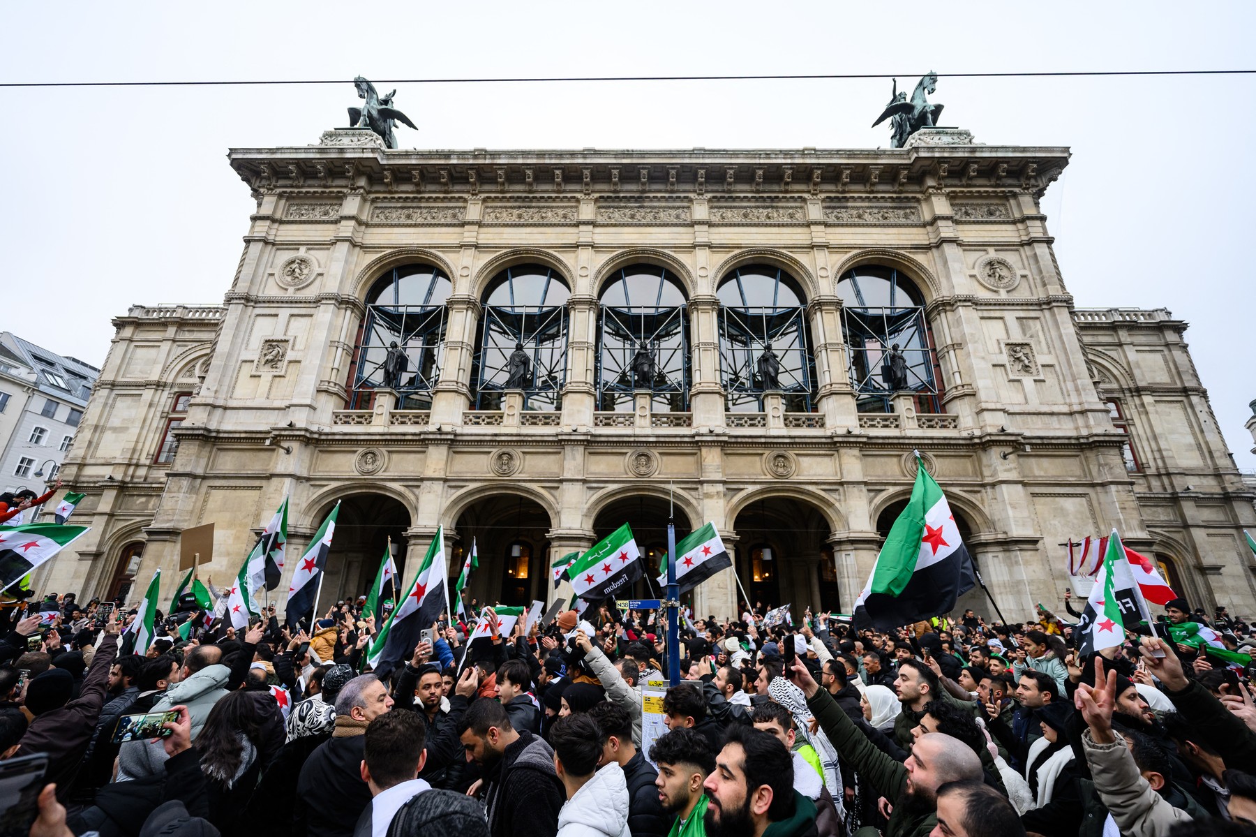 Austria atenționază refugiații sirieni să se pregătească de plecare. Câți oameni au primit notificări