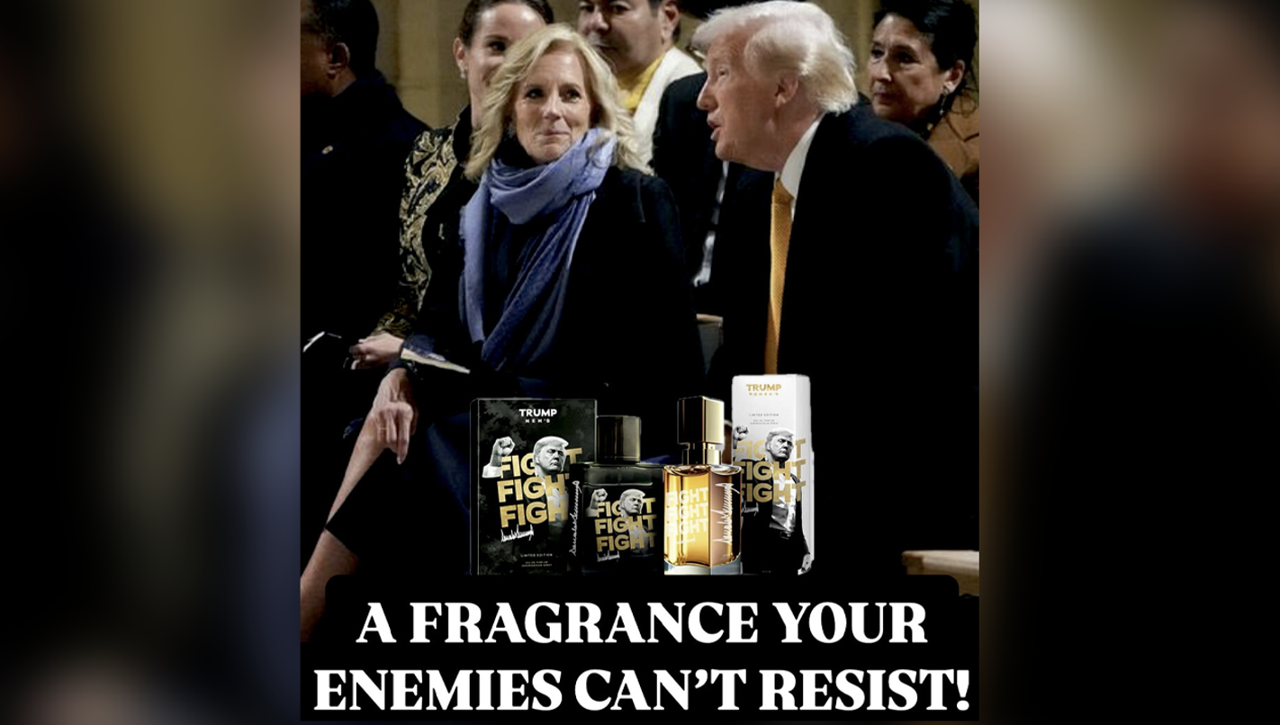 Donald Trump a lansat „un parfum căruia dușmanii nu-i pot rezista”, ilustrându-i reclama cu fotografia lui Jill Biden