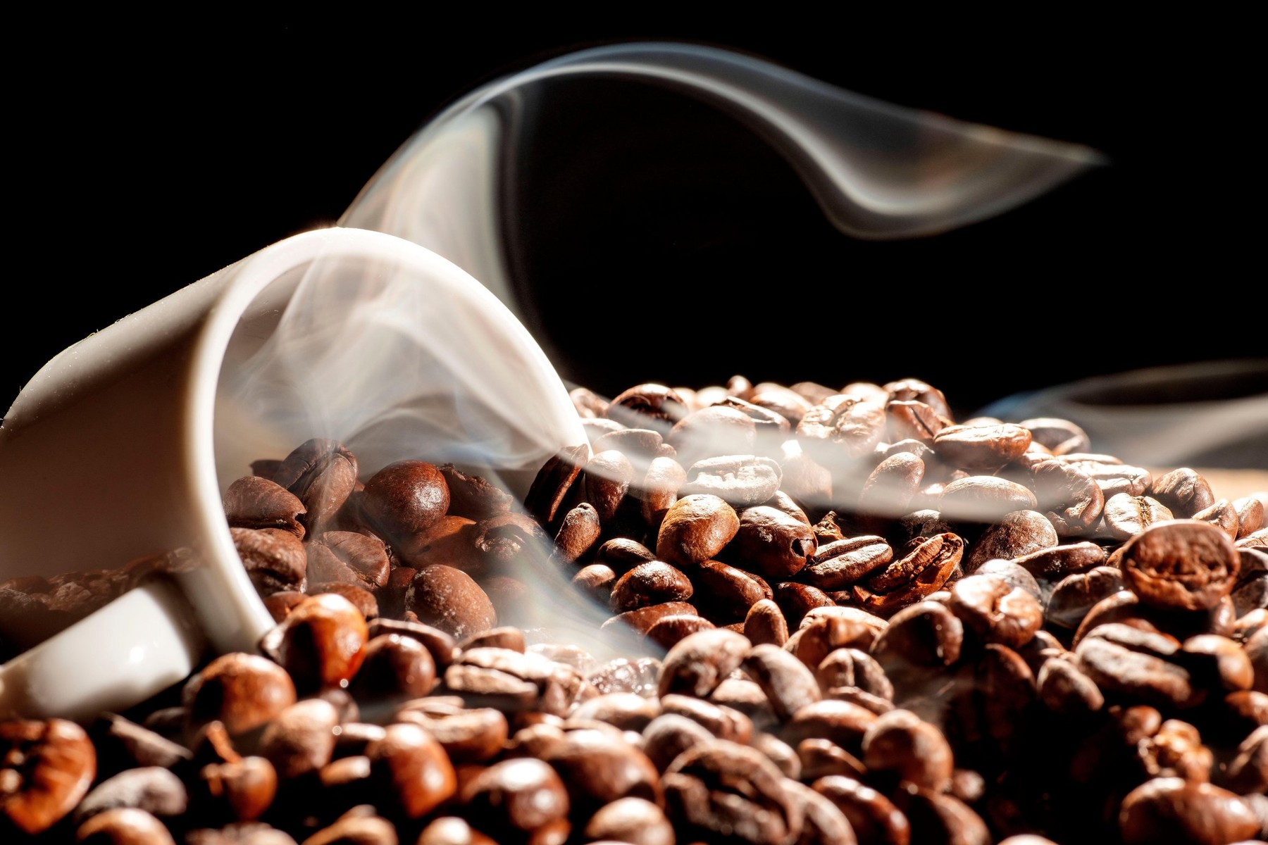 Vești proaste pentru consumatorii de cafea, prețul a ajuns la un nou record. Când ne vom confrunta cu noi scumpiri