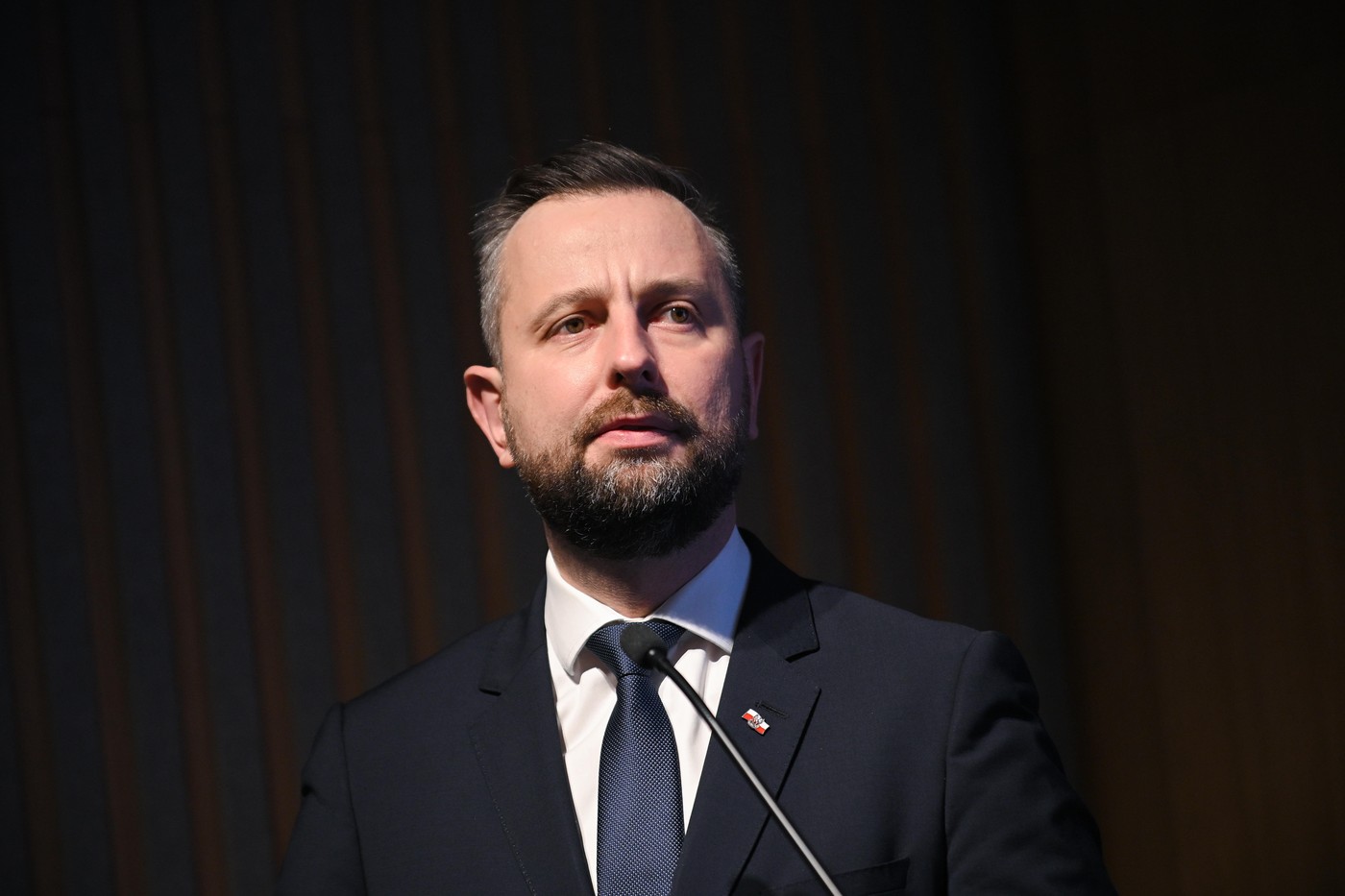 Ministrul apărării polonez compară situația din țara sa cu cea din România, după ce un obiect a explodat într-un lan de porumb