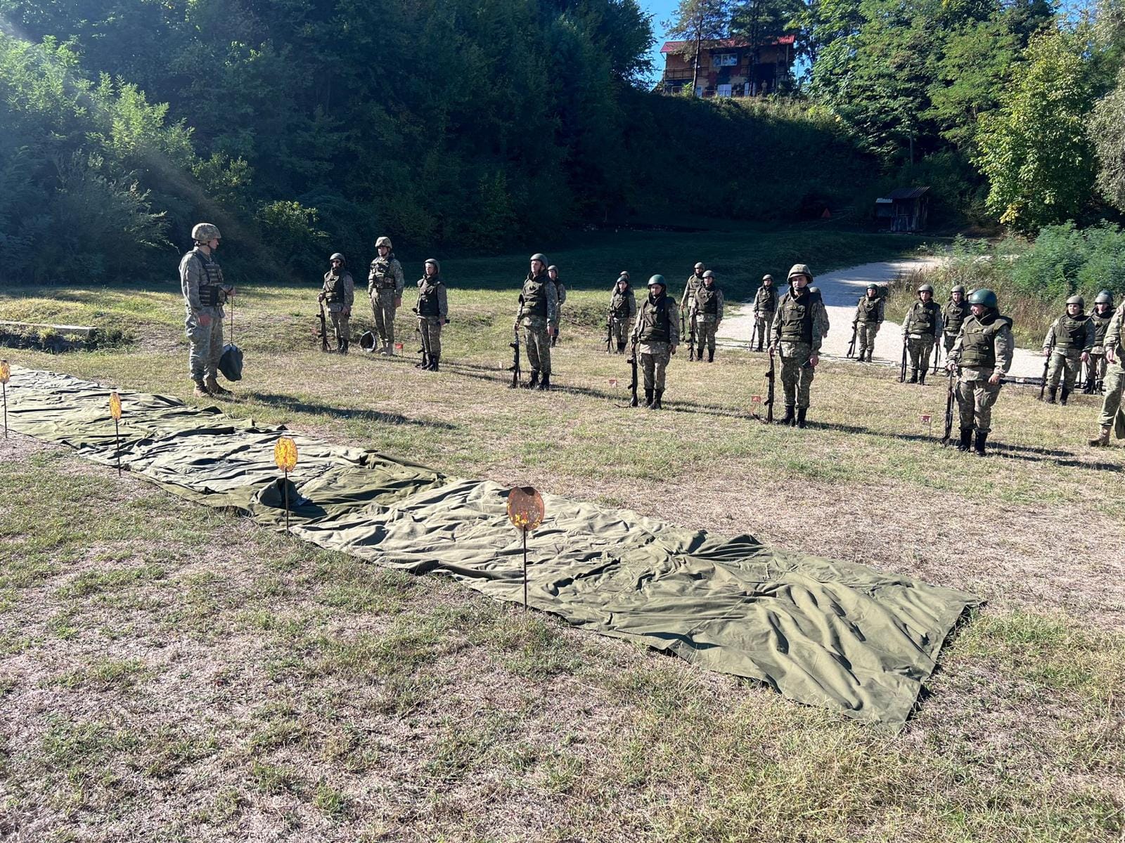 Explozie la Poligonul Militar Goranu din Vâlcea, în timpul unui exercițiu: cinci militari răniți, unul în stare gravă