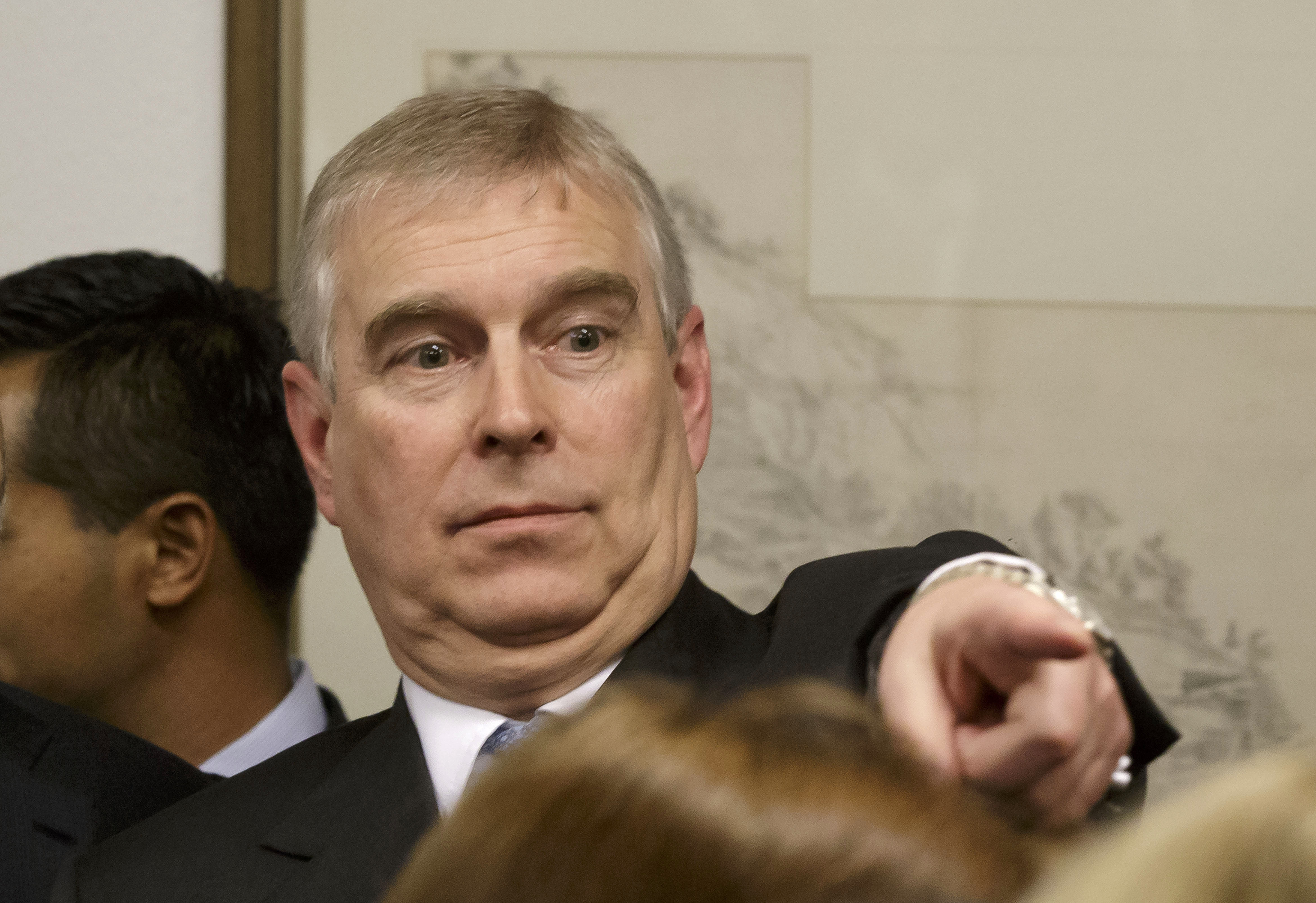 Un apropiat chinez al prințului Andrew al Marii Britanii a fost expulzat din regat. De ce este acuzat