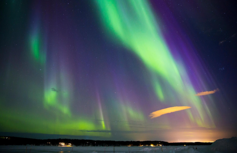 Jukkasjrvi, Sweden. 17th March, 2015. The Northern Lights, Aurora Borealis pictured in Jukkasjrvi, Northern Sweden last night as the largest Solar Storm hits Earth in the past two years. Credit: Oliver Dixon/Alamy Live News