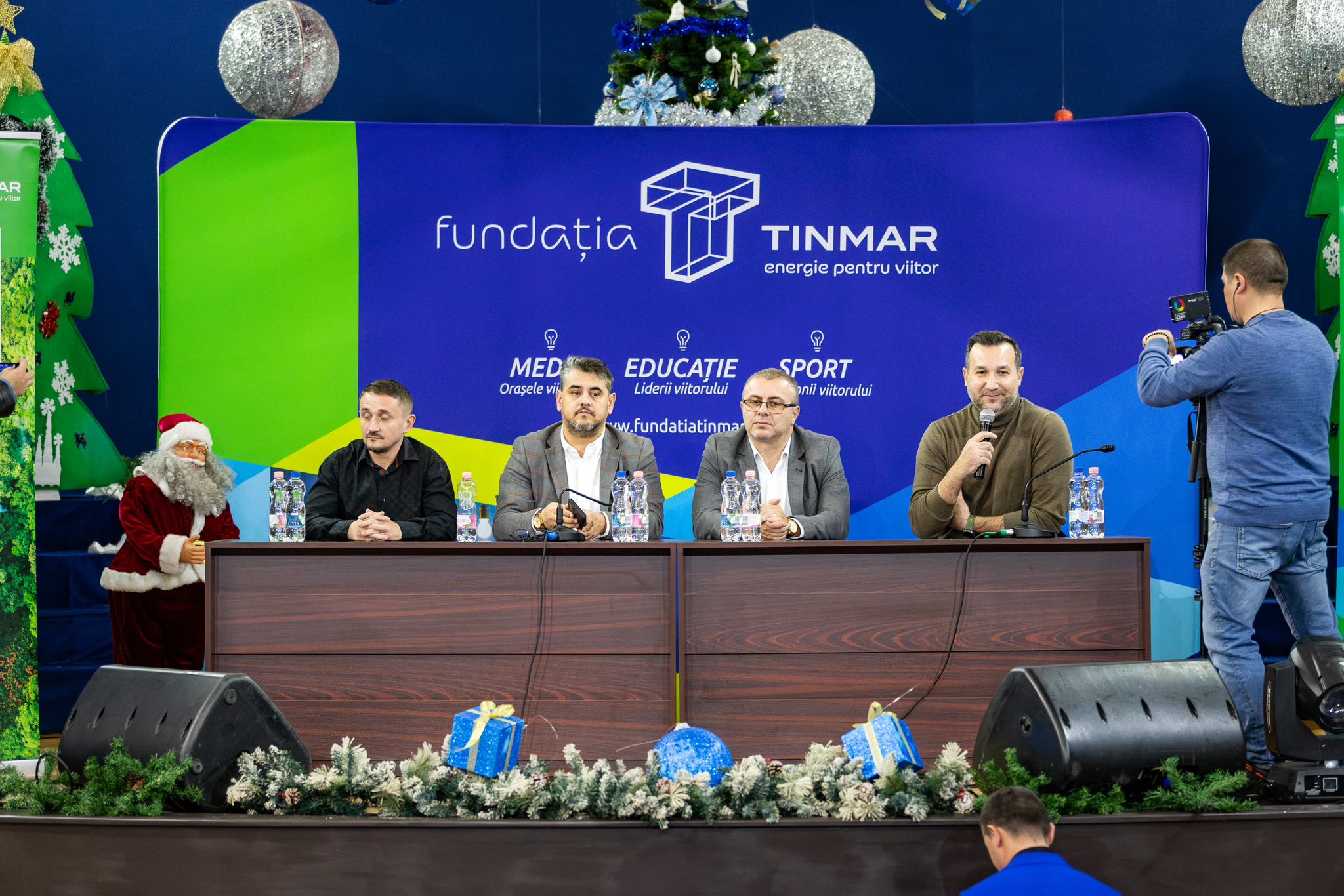 Fundația Tinmar acordă burse de merit în valoare de 500 € elevilor cu rezultate excepționale