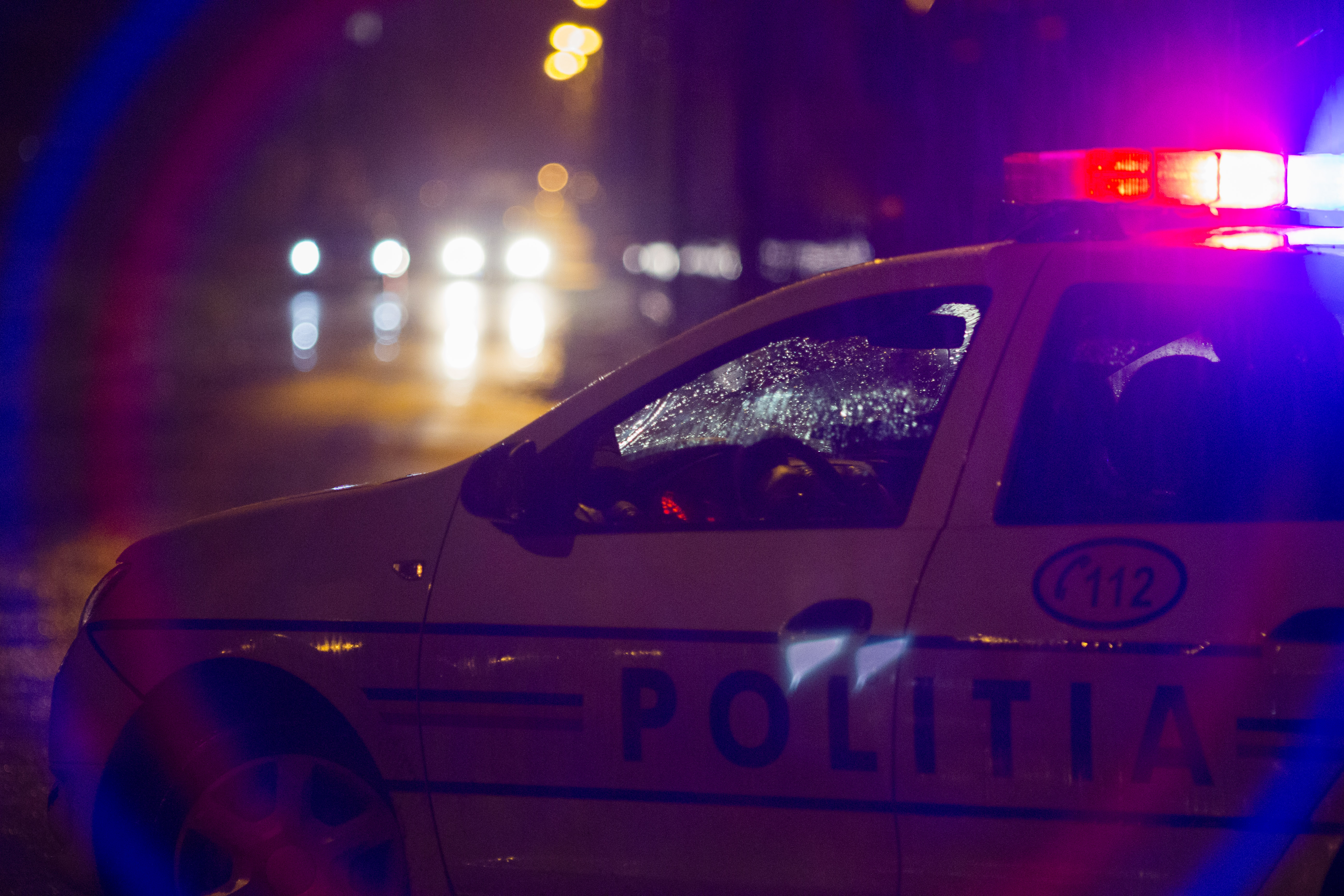 „Acesta e un avertisment”. Poliția, sesizată după ce un bărbat a amenințat la telefon că va fi „un incident” la un club din Capitală