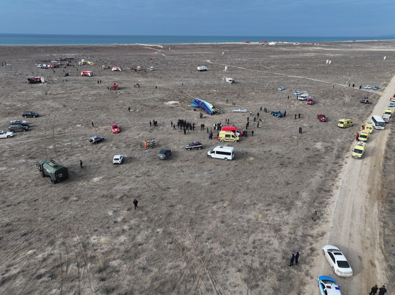 PhotoFlash | Azerbaijan Airlines plane from Baku crashes near Kazakhstan's Aktau