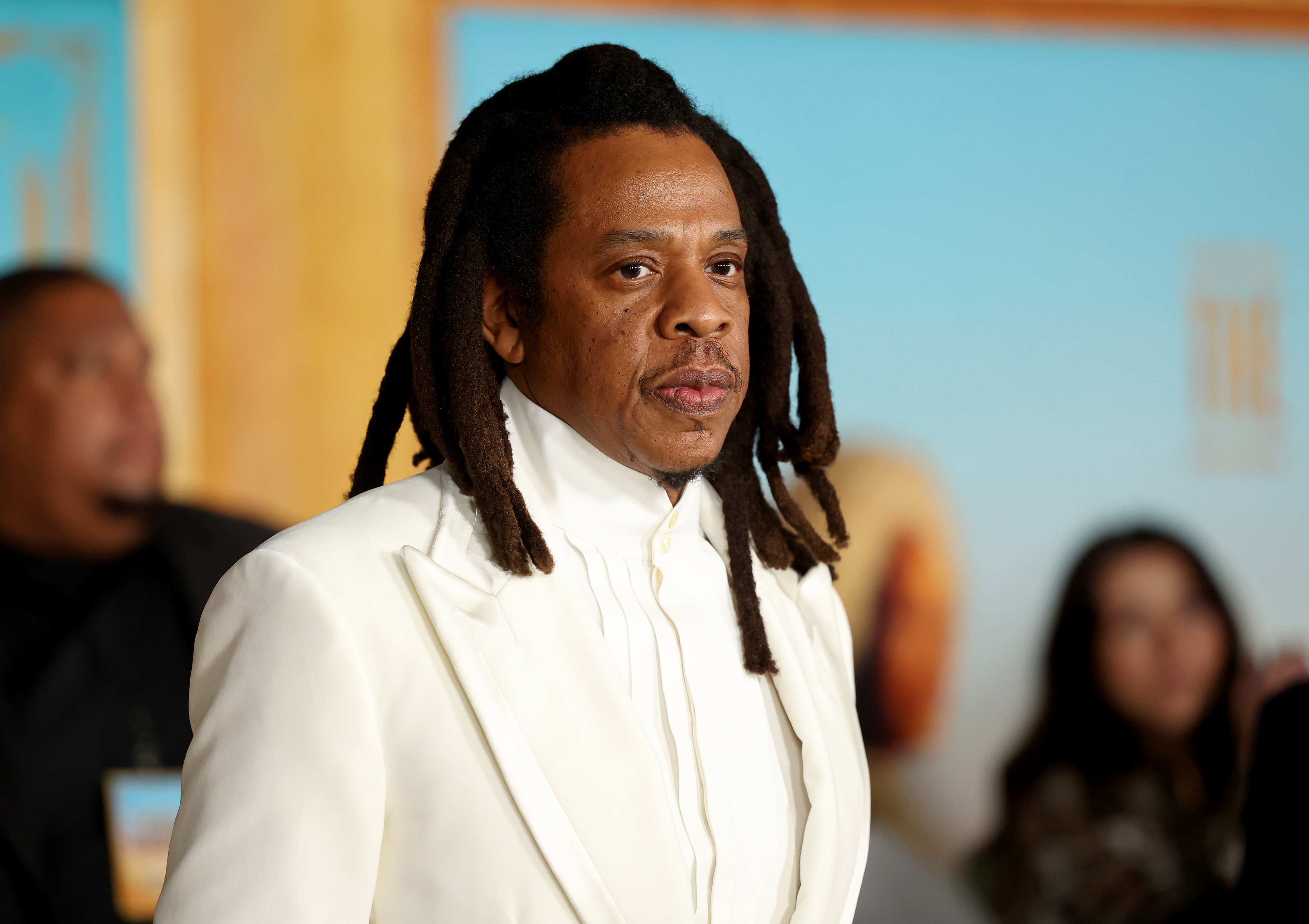 Jay-Z nu scapă de acuzațiile de viol asupra unei minore. Cum a încercat rapperul să convingă justiția să respingă cazul