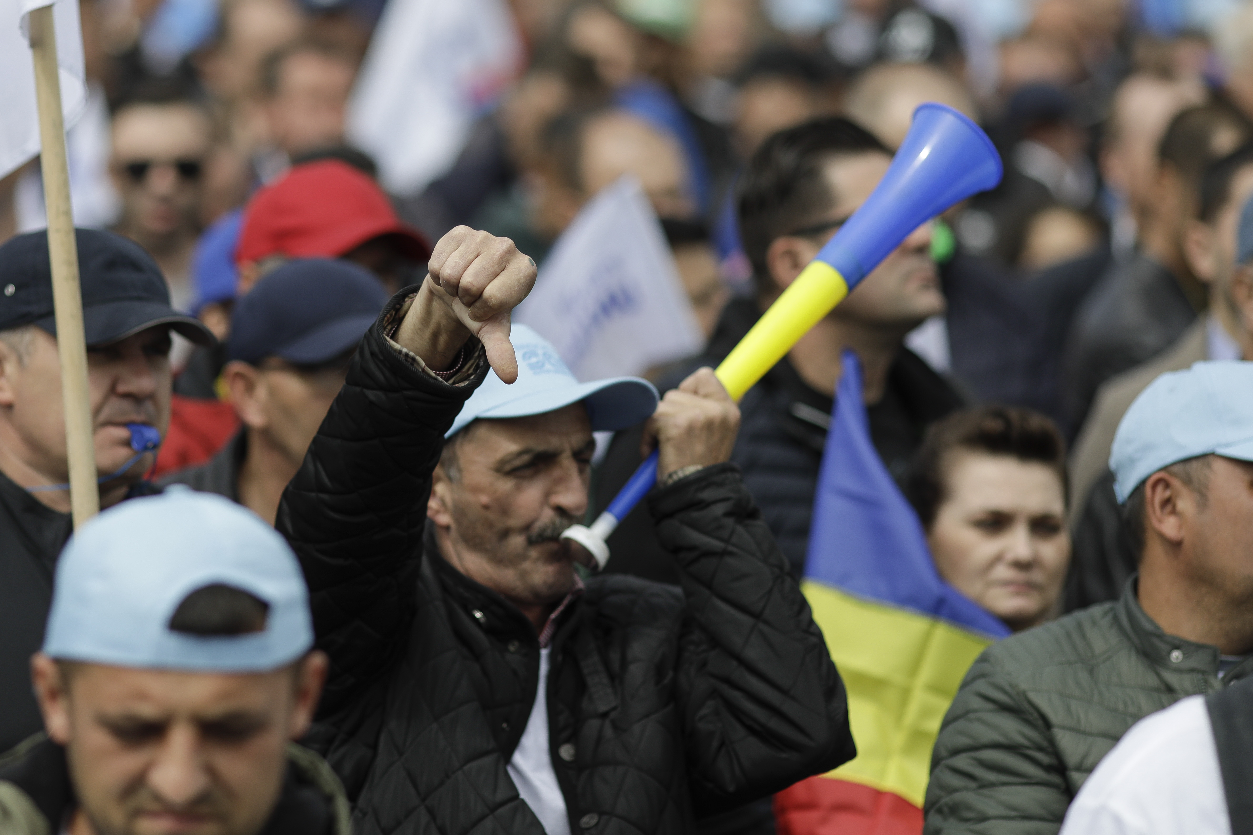 Liderii de sindicat amenință cu proteste, după discuțiile cu liderii coaliției despre „ordonanța trenuleț”: „Încă avem probleme”