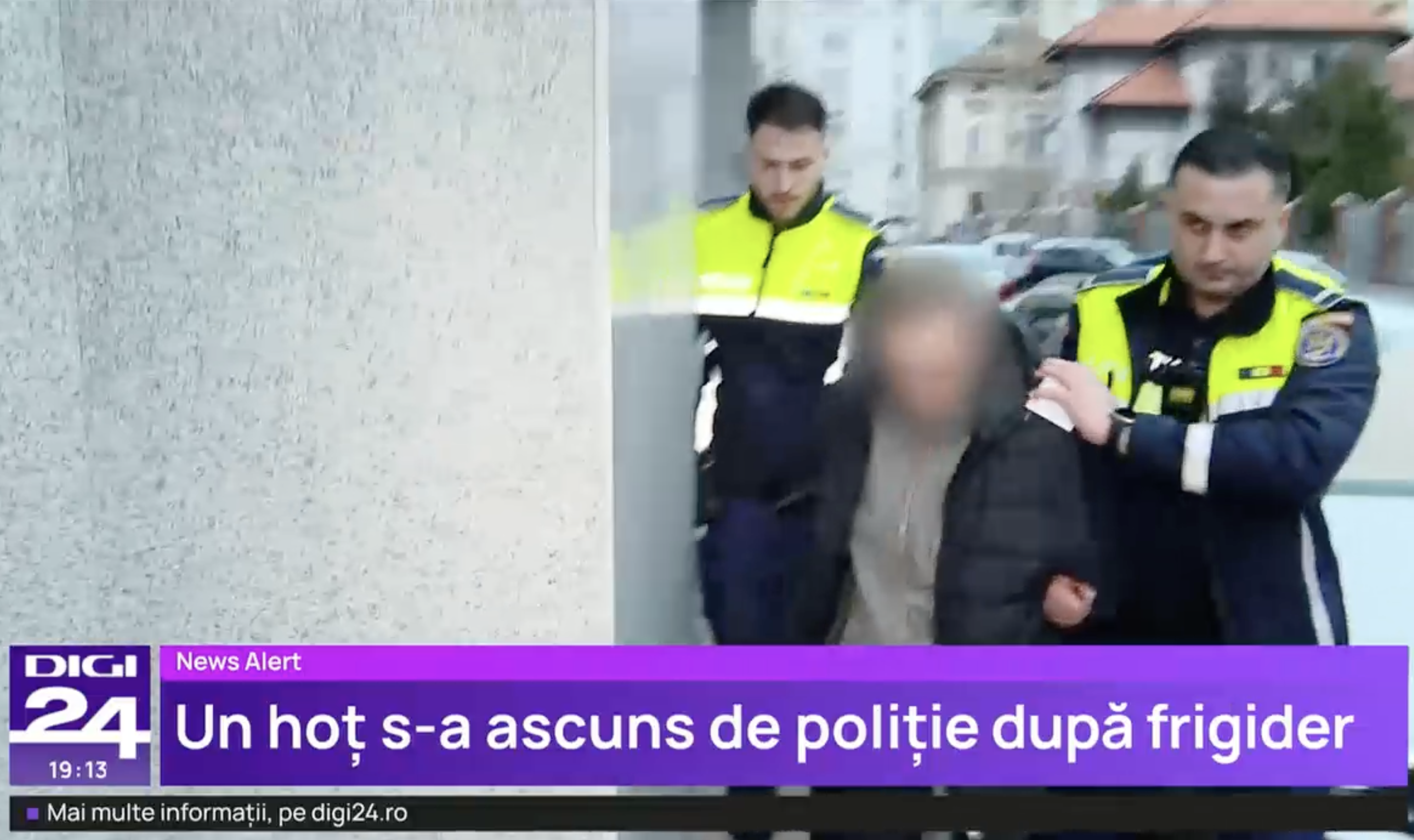 S-a ascuns după un frigider: un hoț a fost prins de polițiști în timp ce dădea o spargere la o casă din București
