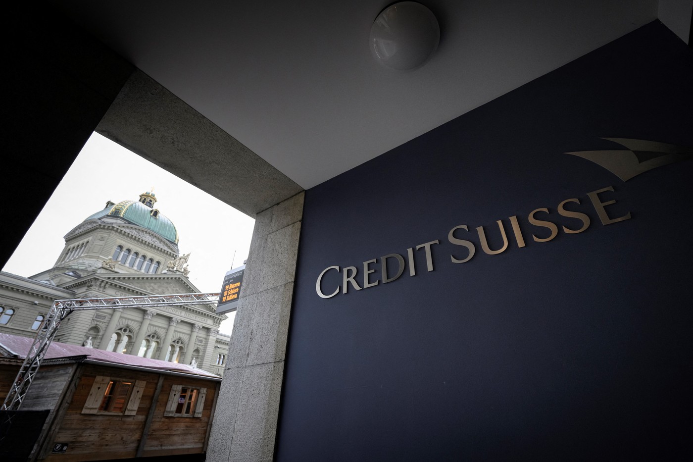 Unda de șoc care a cutremurat sistemul financiar elvețian. Raportul prăbușirii băncii Credit Suisse a fost făcut public