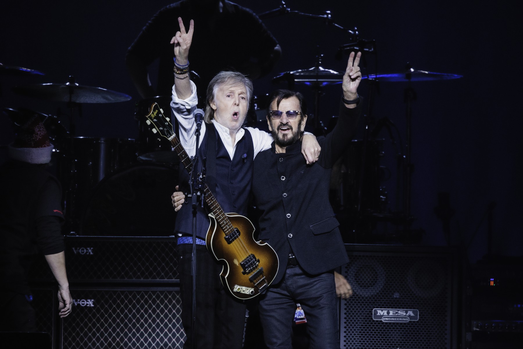 Ringo Starr și Paul McCartney s-au reunit pe scenă pentru a cânta clasicele Beatles