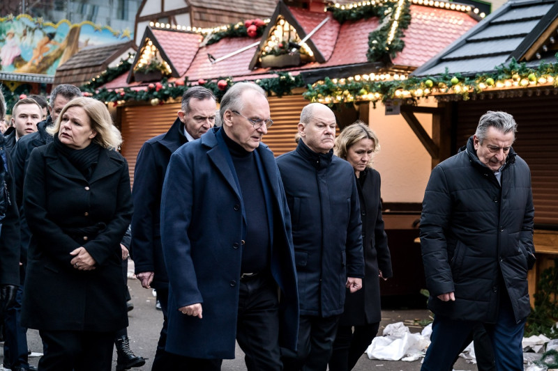 Magdeburg: Olaf Scholz visits the scene after the Christmas market attack, Germany - 21 Dec 2024