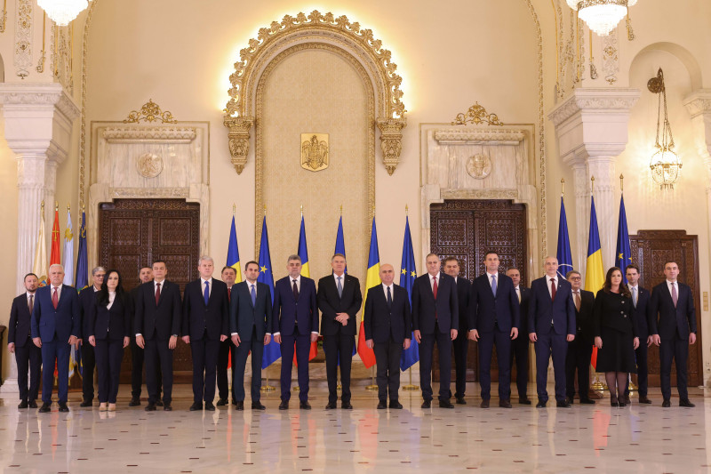 inquam G Calin Ceremonia depunerii juramantului de investitura de catre reprezentantii guvernului coalitiei PSD-PNL-UDMR-Minoritati