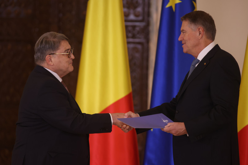 Inquam G calin Ceremonia-depunerii juramantului de investitura de catre reprezentantii guvernului coalitiei PSD-PNL-UDMR-Minoritati