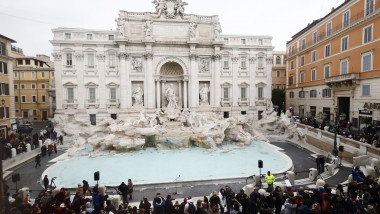 Riapertura al pubblico della Fontana di Trevi restaurata