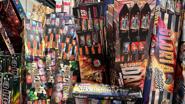 28.12.2024,Deutschland, NRW,Silvester, Feuerwerk,Silvester-Feuerwerksverkauf in einem Rewe-Markt, Böller,