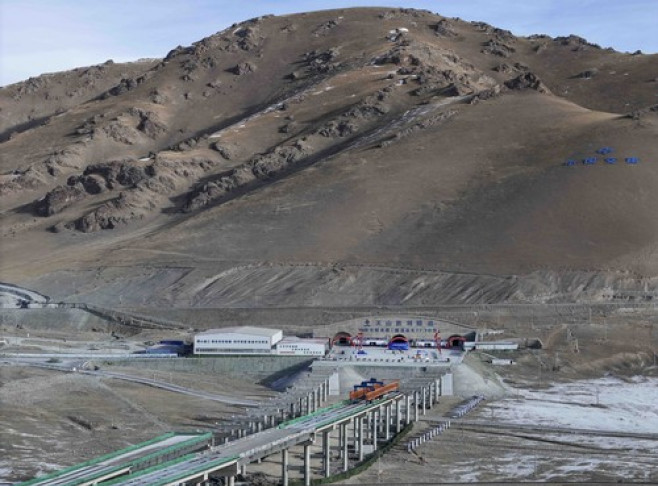 FOCUS | China's Xinjiang completes world's longest expressway tunnel through challenging mountains