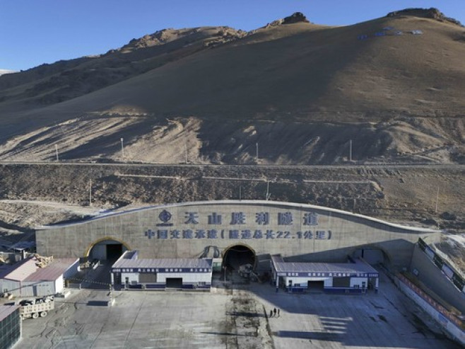 FOCUS | China's Xinjiang completes world's longest expressway tunnel through challenging mountains