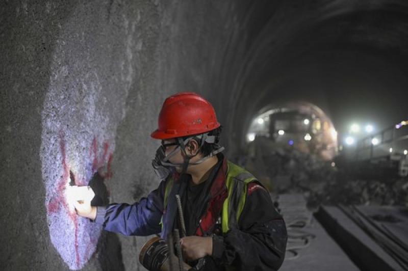 CHINA XINJIANG TIANSHAN SHENGLI TUNNEL CONSTRUCTION (CN)