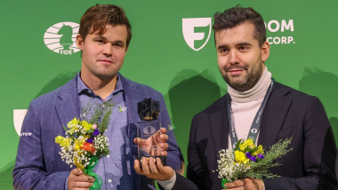 Carlsen și Ian Nepomniachtchi